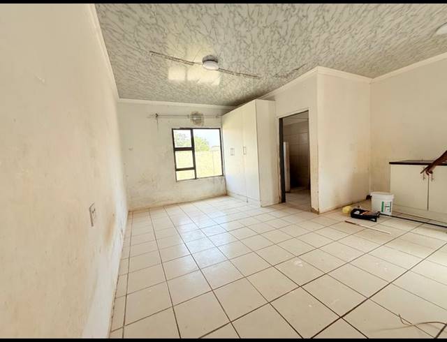 8 BEDROOM HOUSE FOR SALE IN VANDERBIJLPARK CE 2